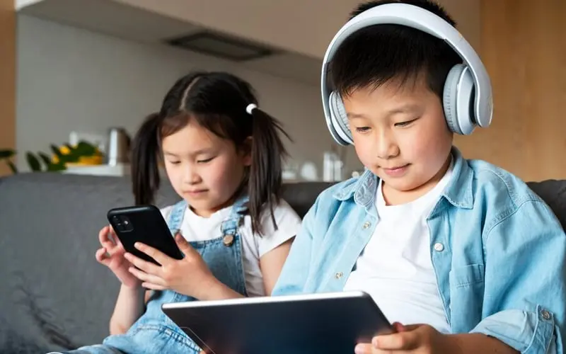 how to use phones for children